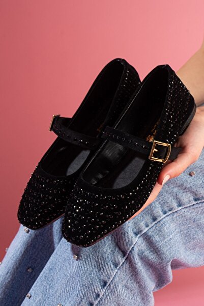 FUGA MODA Balerini Renata din piele intoarsa neagra cu catarama aurie brodata...