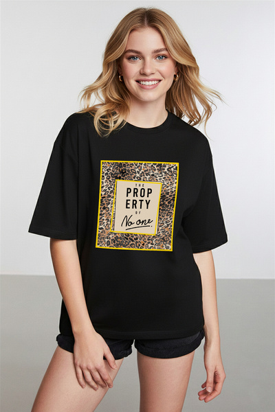 caddekombin Дамска черна тениска с леопардов принт и велосипедна яка