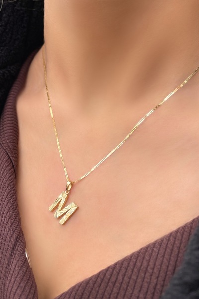 Altınaşkı Parlak Kalemli Harf Altın Kolye