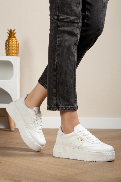 BAHRİNA Mın Buckled White Leather Women's Casual Sneaker