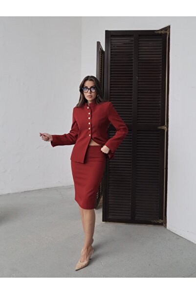 Swass Set de jachetă cu guler și fustă midi cu nasturi Alice, roșu visiniu
