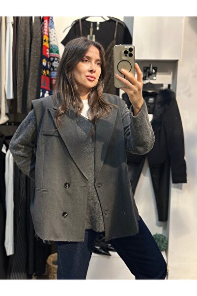 AYSEGUL SOZKESEN Gri Kolsuz Sırt Yırtmaç Detaylı Blazer Ceket Kadın
