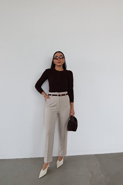 Özge Özgenç Double Pinned Belted Carrot Cut Trousers
