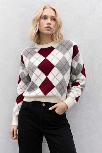 markazzi Ecru Burgundy Baklava Patterned Dimitz Sweater