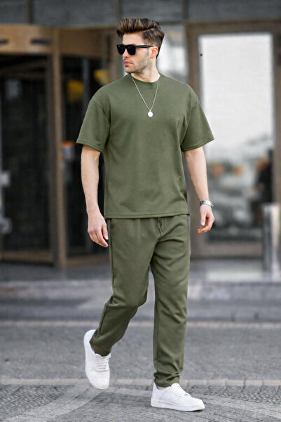 YAKAMEL Men's Short Sleeve Flexible Relaxed Fit Casual Wear Tracksuit Set