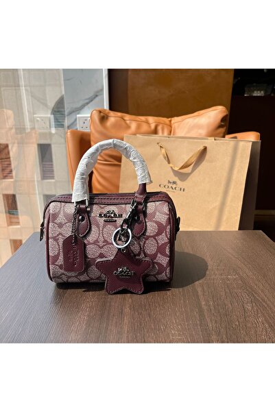 GGGG Bags with their accessories