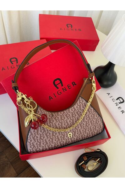 GGGG Bags with their accessories