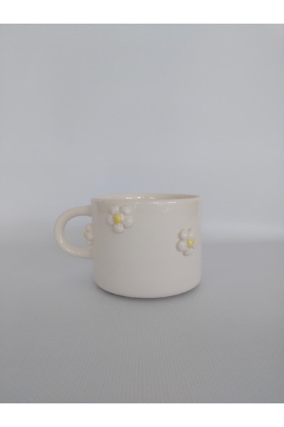 Zümrüdüanka Seramik كوب سيراميك مصنوع يدويًا بنقش زهرة الأقحوان