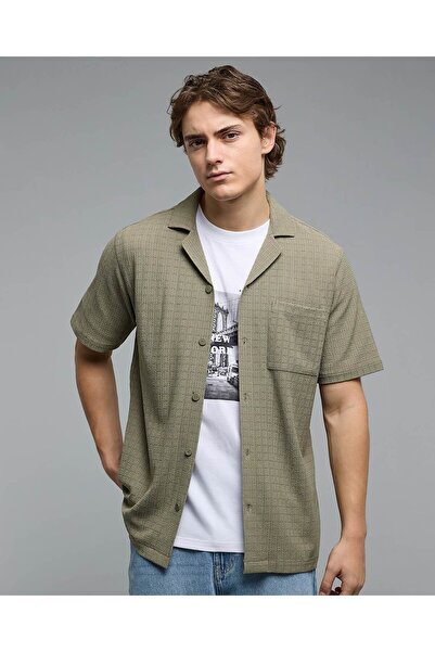 R&B Textured Shirt With Revere Collar And Short Sleeves