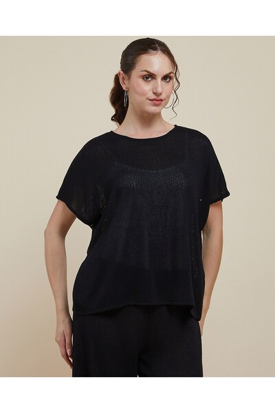 R&B Textured Top With Round Neck And Short Sleeves