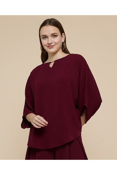 R&B Textured Top With Keyhole Neck And Short Sleeves