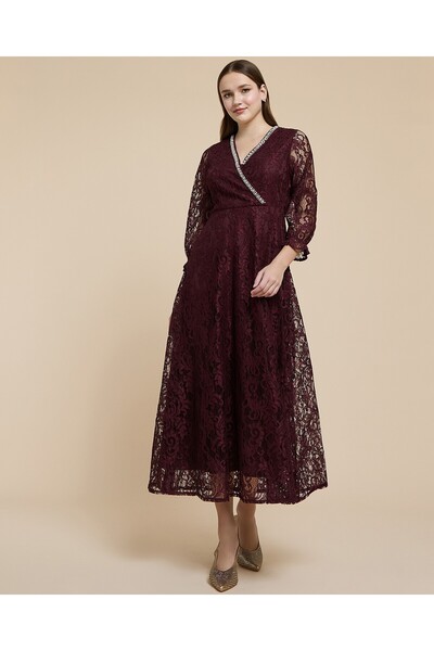 R&B Lace Flared Dress With V-Neck And 3/4 Sleeves