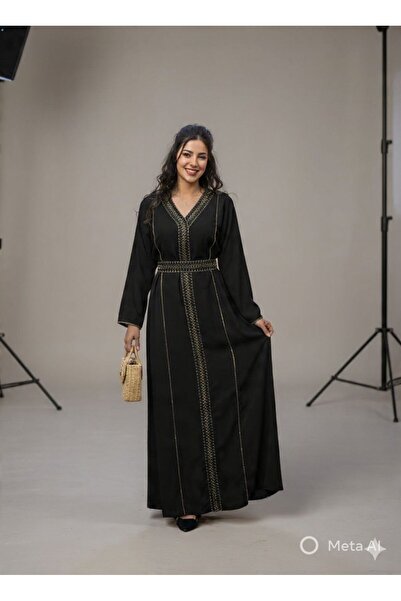 NALA FASHION Luxurious black jalabiya with elegant gold embroidery