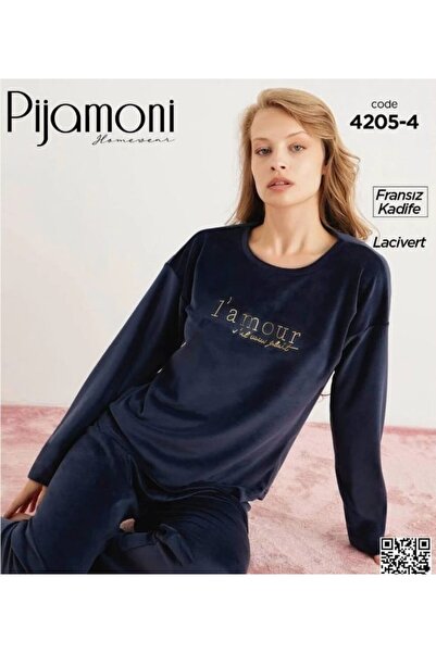 Pijamoni Şıklık sadece dışarıda değil… Fransız kadife pijama takımıyla evde d...