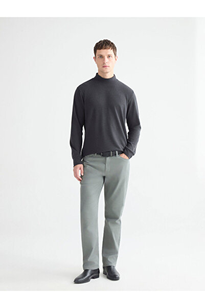 LC Waikiki بنطال تشينو رجالي باللون الرمادي من MG TREND