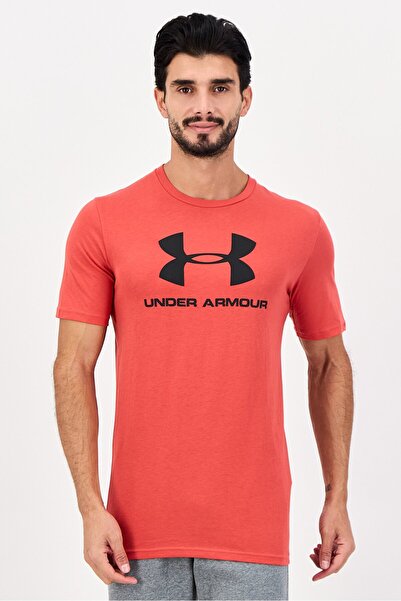 Under Armour Men Loose Fit Short Sleeve Outdoor T-Shirt, Red