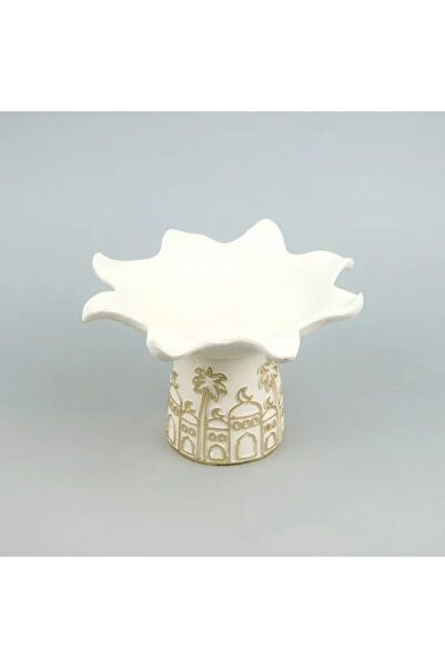 Generic طبق تقديم فاخر لرمضان، لونه أبيض ومزين بزخارف ذهبية