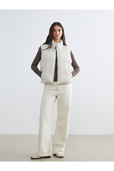 LC Waikiki Vestă puf pentru femei cu guler în picioare