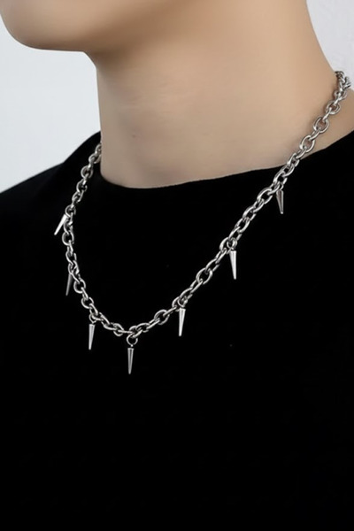 Karakedi Silver Gothic Chain Thorn Detailed Necklace