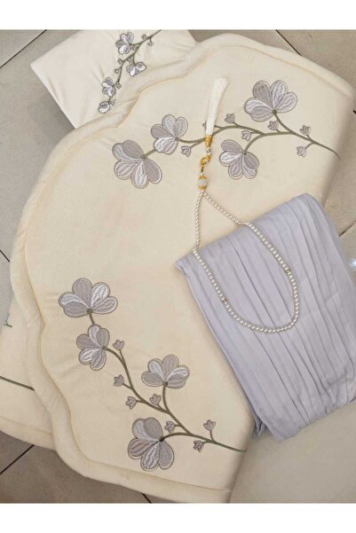 Genrice Prayer rug with a broken sheet