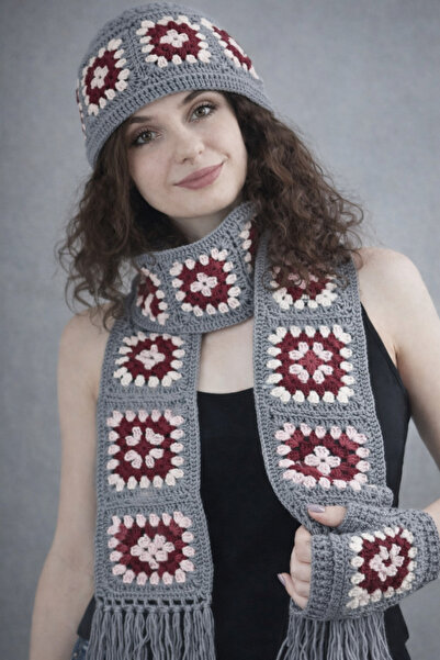 diğerr1 Megahan, Wear the Bohemian Style, Wear a Beret, and Wear Fingerless G...