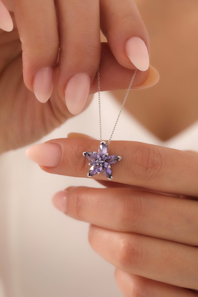 LOTUS JW 925 Ayar Gümüş Menekşe Çiçeği Kolye- 925 Ayar Gümüş Kolye