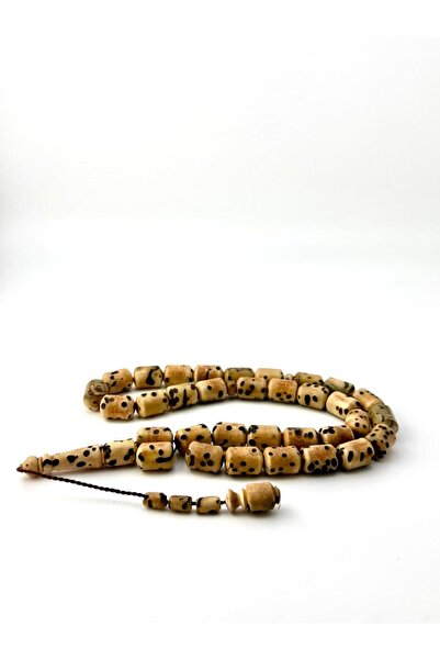 221331 A distinctive rosary made of crosswood