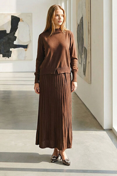 bacc Women's Brown Half Turtleneck Sweater and Midi Length Pleated Skirt Set ...