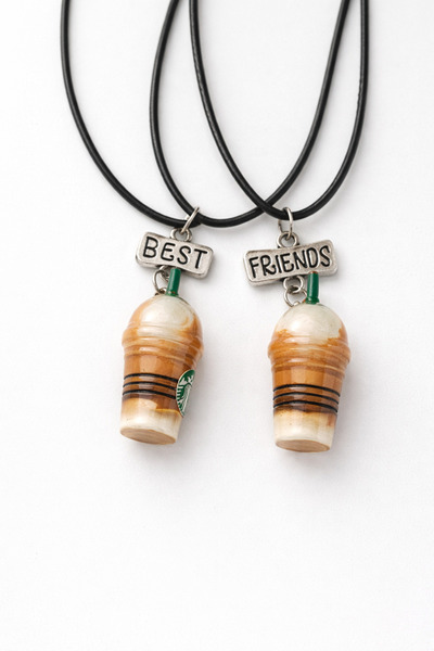 MakeWell Best Friends Yazılı Tasarımlı 2'li Arkadaşlık Kolyeleri