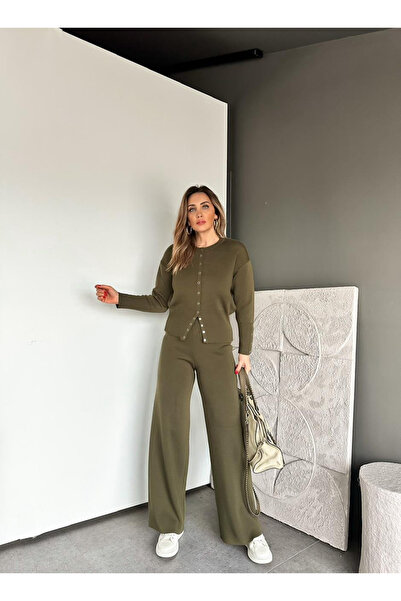 solena sln طقم تريكو نسائي بتفاصيل على الخصر وأزرار كبس