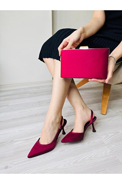 Blacktavern حذاء سهرة من الساتان مع حقيبة مطابقة بارتفاع كعب 8 سم