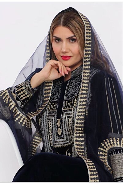 Model Leyna Elegant traditional-style jalabiya for parties, events, and Ramad...