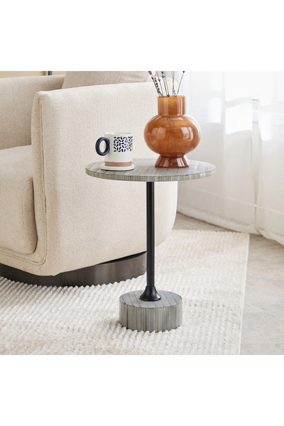 Generic طاولة جانبية من الراتنج الفاخر من فيندرا سيتيريا