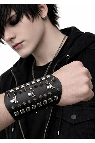 Metal Giyim Pyramid Spike Skull Detailed Bracelet