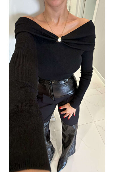 BİRCANÇİL Tricotaj cu guler Bardot negru Dlvin Aldos cu detaliu cu cataramă a...