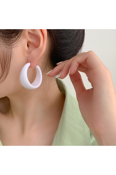 Choice أقراط حلقية بيضاء عصرية على شكل حرف C مصنوعة من الأكريليك للنساء، أقرا...