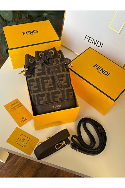 بيت الجملة (translated: House of Wholesale) حقيبة كتف