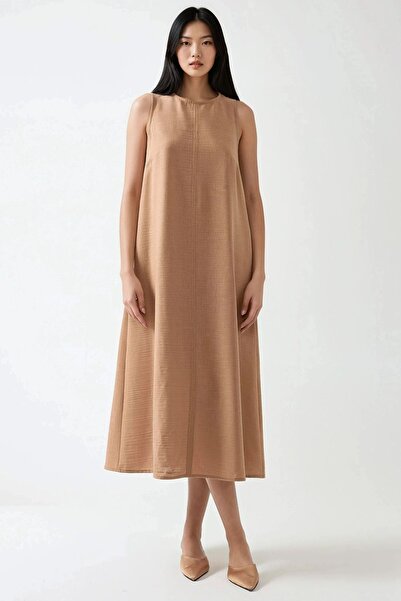 Hiccup فستان متوسط الطول بدون أكمام ورقبة دائرية