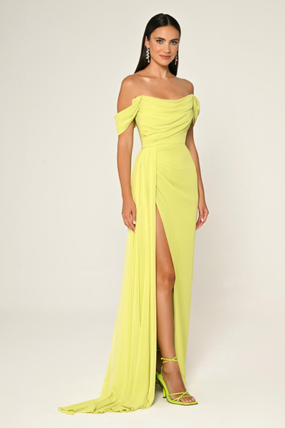 ALFABETA KADIN ABİYE STRAPLEZ YAKA DÜŞÜK KOL YIRTMAÇ DETAYLI UZUN ŞIK ŞİFON E...