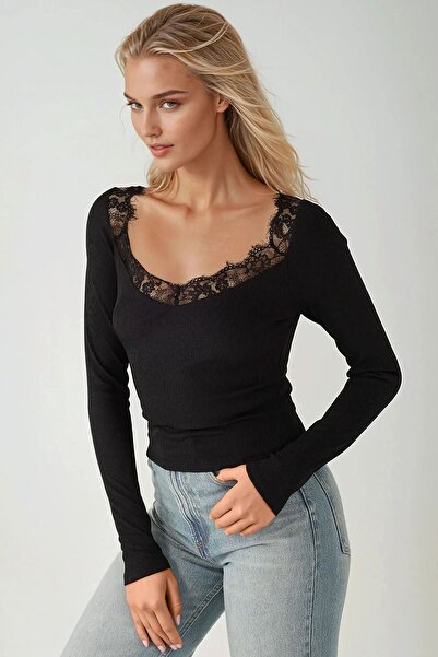 Hiccup Slim Fit top with V-neck and long sleeves, knitted, with lace details