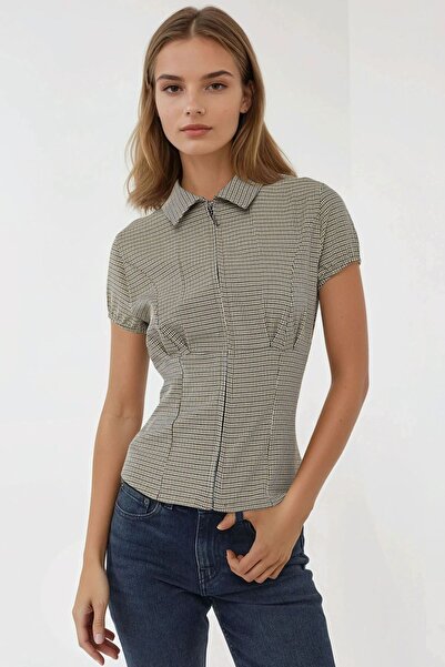 Hiccup Checked top with round collar and zipper