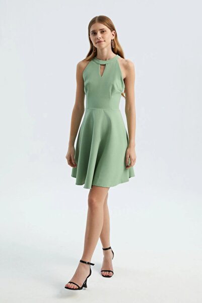 Hiccup Rochie mini patinatoare fără mâneci și decupaj tip gaură de cheie