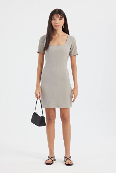 Hiccup Short-sleeved fitted mini dress with square collar