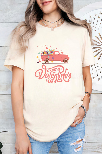 Sarah's Boutique Women's T-shirt – 100% cotton – Valentine's Day "Happy V-Day"