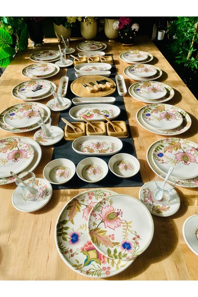 CASA DE BELLA Lotus 103 Piece Breakfast Set for 12 People