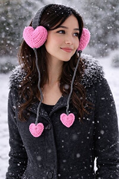 one depot only for quality life Örgü Kalpli Kulaklık Kalp Figürlü ve Bağcıklı...