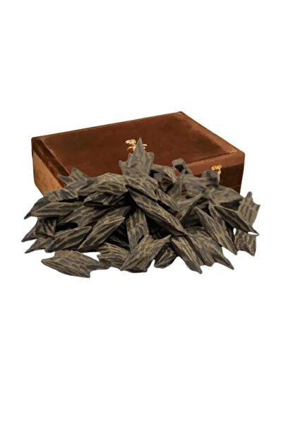 LAVELLO Tiger Oud with a luxurious velvet box