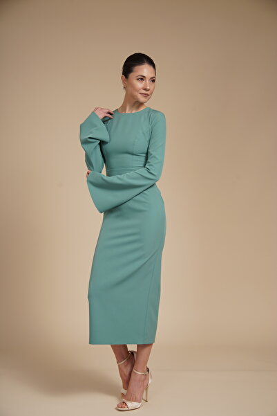 Velinna Rochie midi elegantă, conică, din crep elastic, cu mâneci clopot și decolteu rotund