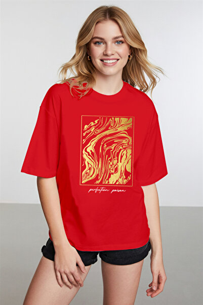 caddekombin Women's Gold Figur Printed Round Neck Red T-Shirt