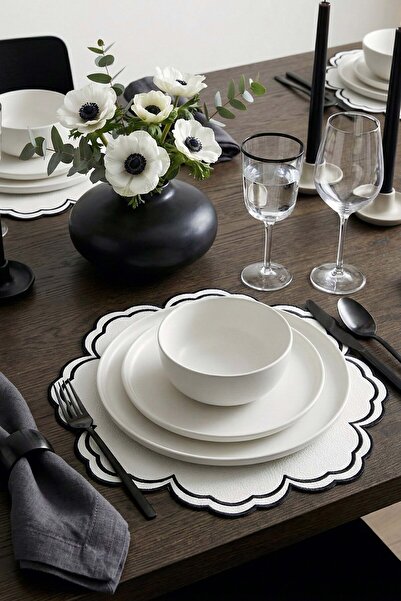 decofav طقم مائدة أمريكي من الجلد الصناعي الأبيض المطرز من بلوم، قطعتان